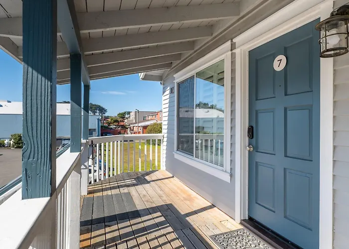 Bandon Marina Inn